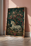Unicorn Pomegranate – mockup ściana
